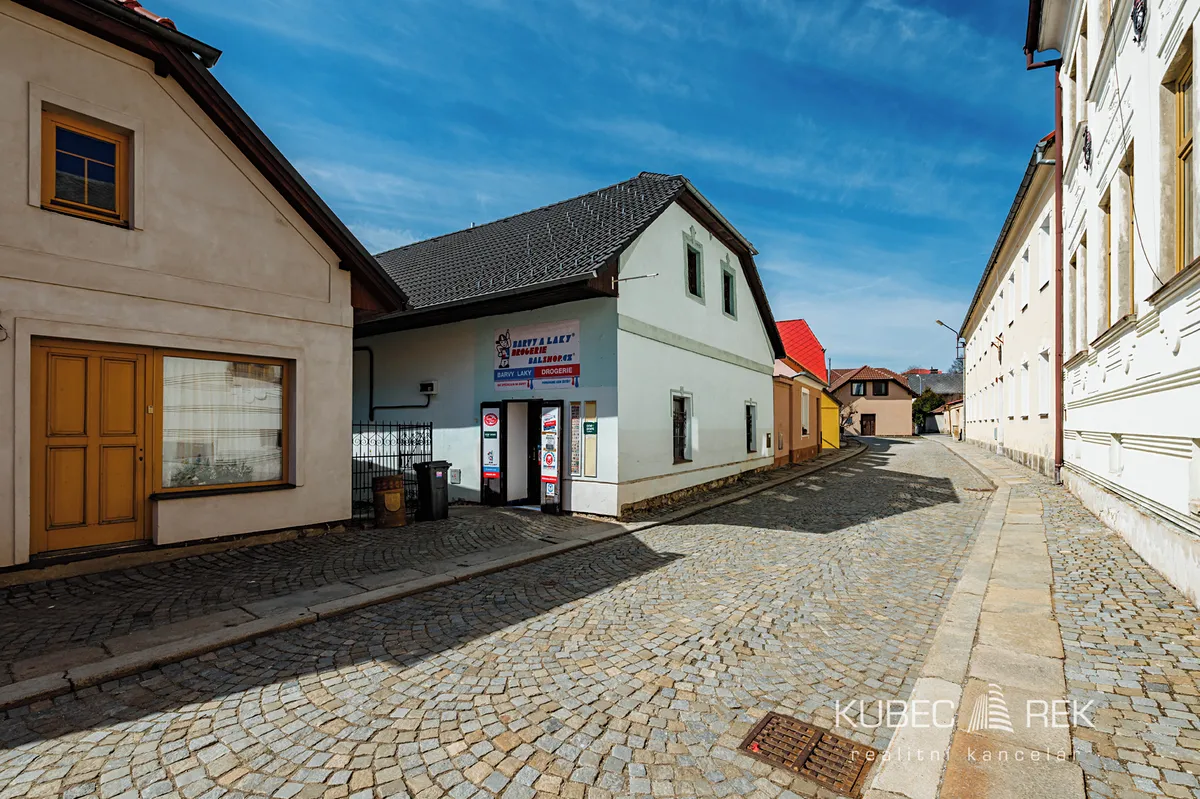 Prodej rodinného domu 270 m², pozemek 430 m²